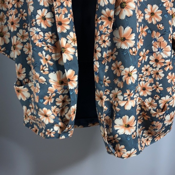 Periwinkle Blue Floral Kimono - Picture 3 of 6